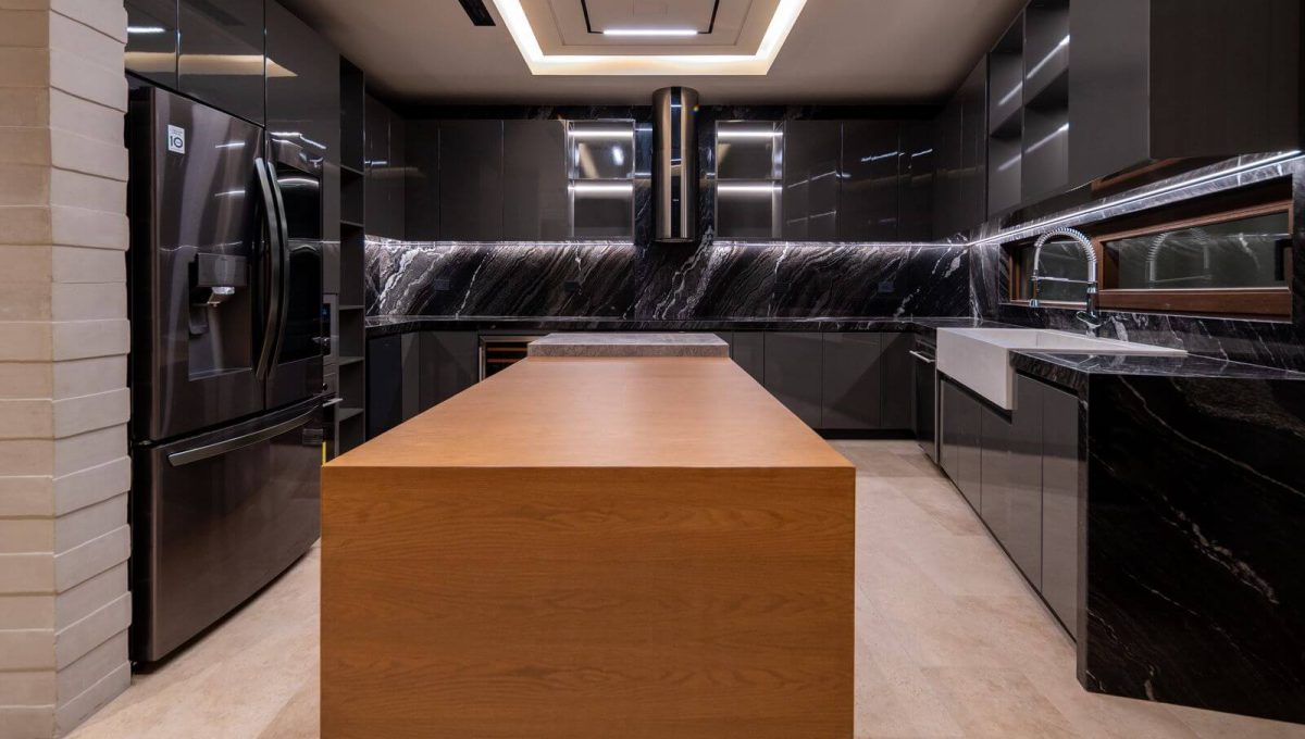 Marina Puerto Cancún 2025-08-22 at 1.17.20 PM (29)